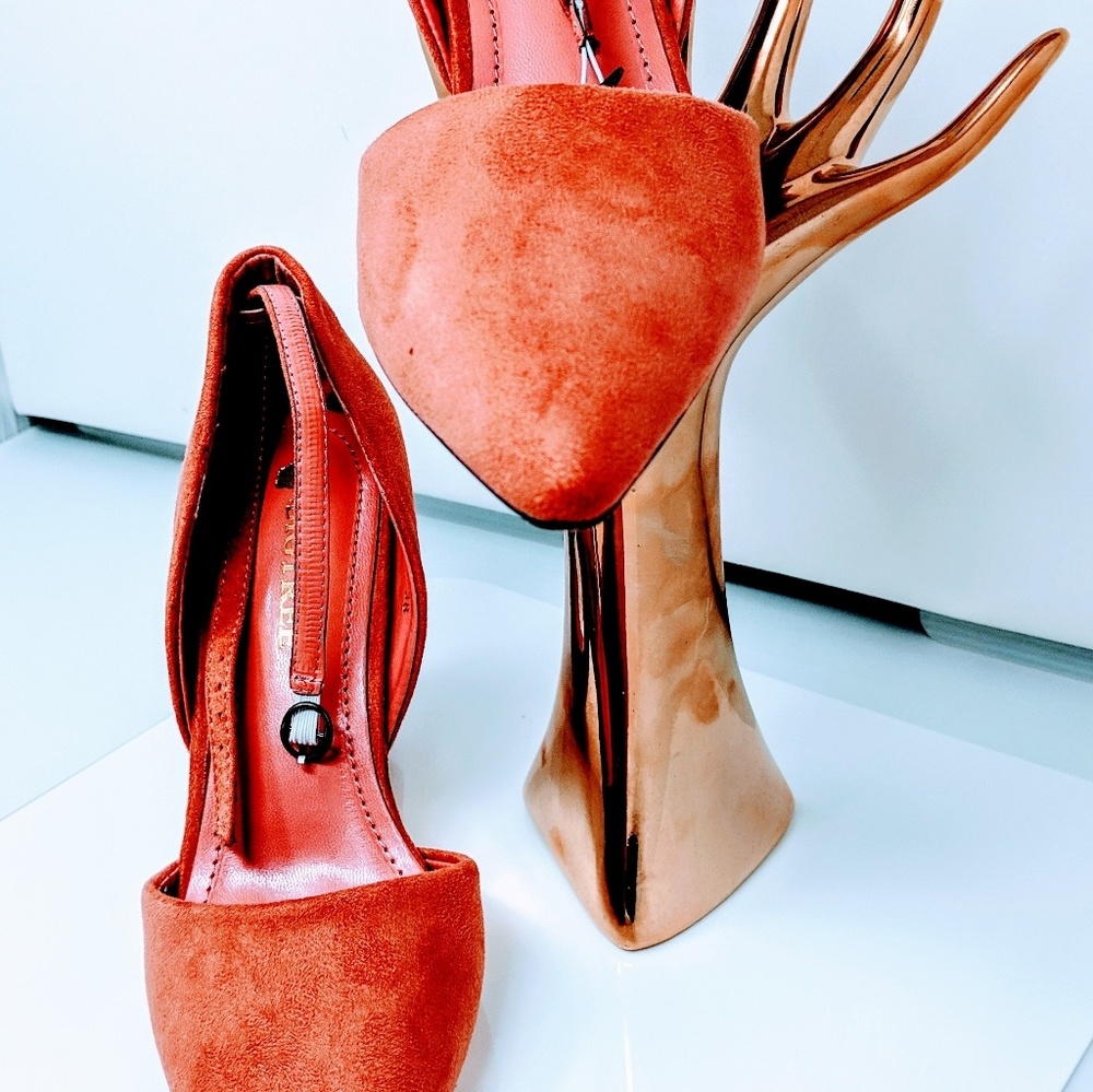 Shoes - Picture 4 of 8